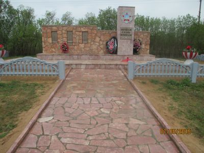 Братская могила воинов Советской Армии, погибших в 1944 г.