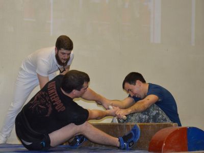 Мас-рестлинг в Центре профессиональной подготовки ГУ МВД России по г.  Москве