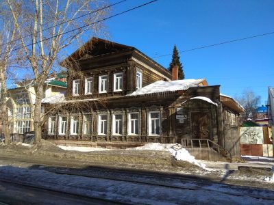 Бывший дом купца Куймановича, одноэтажный с мезонином и боковым флигелем, кон. XIX в.