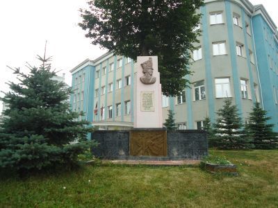 Памятная стела в честь Н.А.Дуровой - первой женщины-офицера русской армии, участницы Отечественной войны 1812 г., адъютанта фельдмаршала М.И.Кутузова, известной писательницы