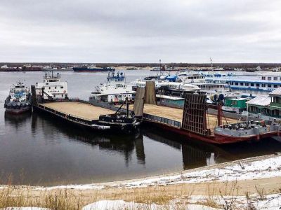 На переправе Якутск — Нижний Бестях работают четыре парома