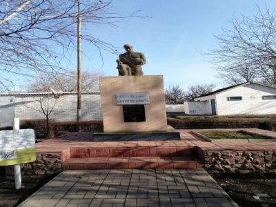 Братская могила умерших от ран в эвакогоспитале воинов Великой Отечественной войны (1942 г.)