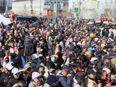 В Якутске почтили память героев Великой Отечественной войны на митинге к 80-летию Победы