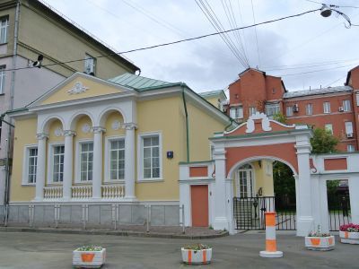 Дом жилой Щепочкиной А.Г. с воротами, сер. XVIII века, 1820 г., 1871 г., 1907 г.