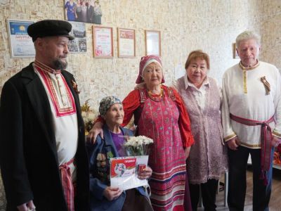 Ветерана-долгожительницу Якутска поздравили с наступающим Днем Победы