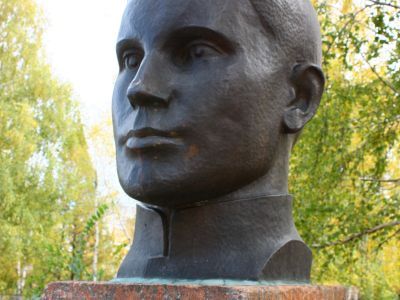 Бюст Героя Советского Союза П.С. Бочарникова