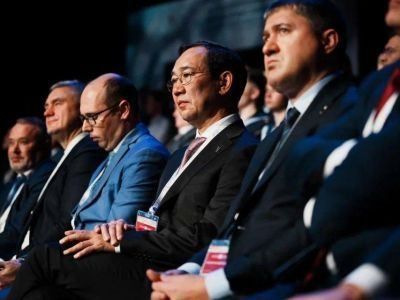 Глава Якутии принял участие в пленарном заседании форума «Транспорт России»