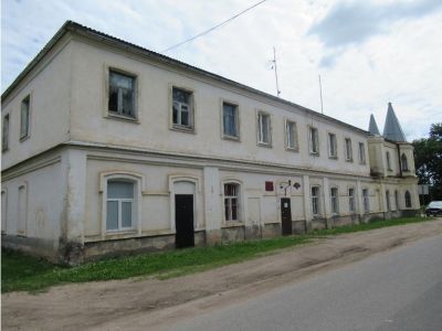 Здание манежа