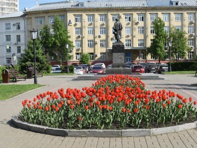 Памятник А.С. Пушкину, открыт в ноябре 1954 года