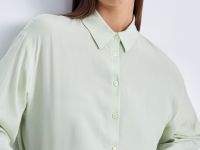 Блузка свободного кроя с отложным воротником