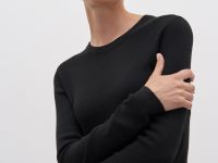 Трикотажный женский джемпер с длинным рукавом