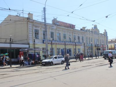 Торговые дома Миля. В этом доме находилась нелегальная квартира Иркутского комитета РСДРП, в которой проходили встречи членов организации. Здесь жил А.И. Архангельский член Ирк. ком. РСДРП. Здесь родился будующий авиаконструктор, Герой Соц. Труда, лауреат