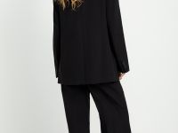 Двубортный жакет полуприлегающего силуэта