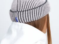 Вязаная шапка из коллаборации с maneken