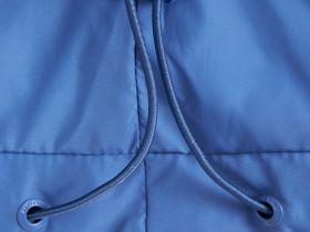 Утепленная стеганая куртка со съемным капюшоном