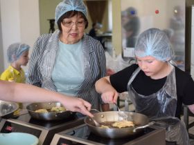 Семьи участников СВО провели кулинарный мастер-класс в Якутске