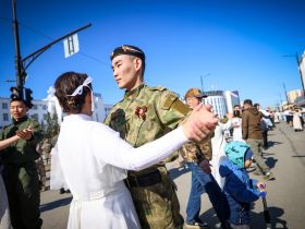 5,5 тысяч пар станцевали вальс Победы в Якутске