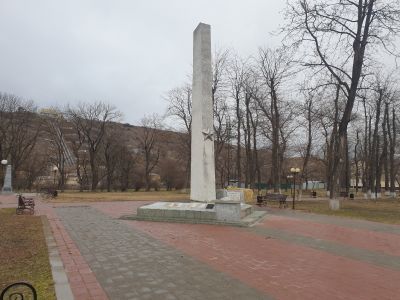 Памятник защитникам Кызбурунской земли, павшим в боях с фашистскими захватчиками 1942-1943 гг.