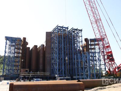 Ленский мост: прогресс на 5%, платный въезд для грузовых машин и уникальные методы строительства