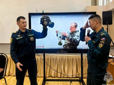 Сотрудники МЧС провели уроки безопасности в образовательных учреждениях Якутии