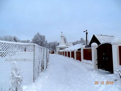Участок ограды с башней