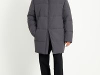 Утепленное стеганое полупальто с капюшоном