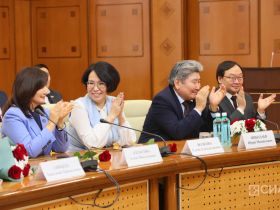 В Якутии вручили государственные награды многодетным матерям