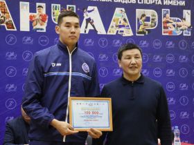 По сто тысяч рублей вручили чемпионам России по мас-рестлингу