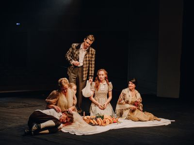 Билеты на Отрочество (Русский драматический театр Удмуртии) / Театр | Афиша | ИнфоТаймс