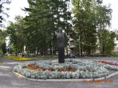 Бюст академика И.П.Бардина - главного инженера "Кузнецкстроя"