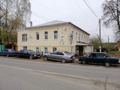 Дом с лавками