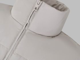 Утепленный жилет с искусственным наполнителем