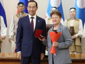 Госнаграды вручили якутянам в преддверии Дня республики