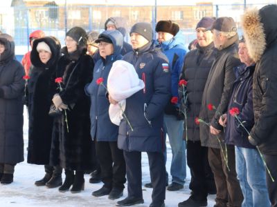 В преддверии турнира Дмитрия Коркина в Якутске возложили цветы к его памятнику