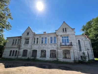 Здание конторы фабрики "Рольма" с квартирами служащих