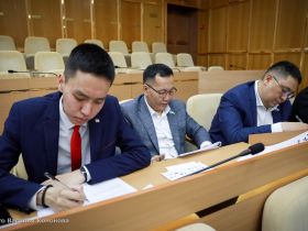 Парламент Якутии принял участие в «Диктанте Победы»