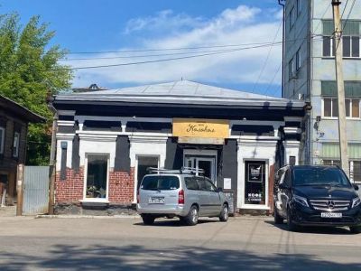 Доходный дом с лавкой