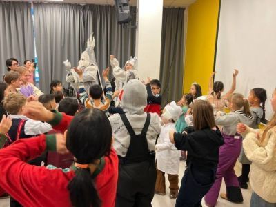 Акцию «Новогоднее чудо» провели в Якутске для детей из многодетных семей