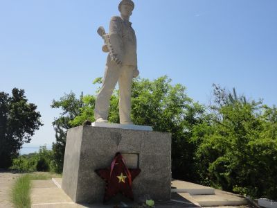 Могила Д.С. Калинина (1910-1943), Героя Советского Союза