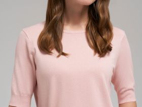 Легкий джемпер прямого кроя с коротким рукавом