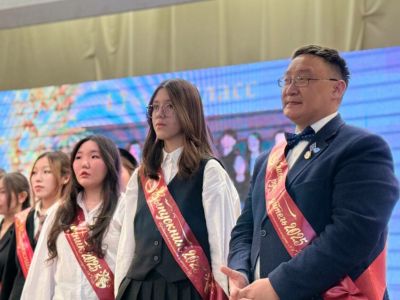 В Якутске начались последние звонки для выпускников