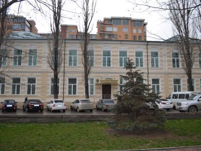 Здание средней школы №2, где размещался эвакогоспиталь 3187