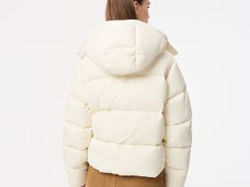 Женская короткая куртка Lacoste с капюшоном