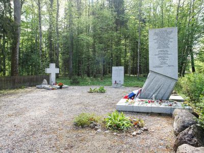 Памятник на месте концентрационного лагеря «Хохенбрух»