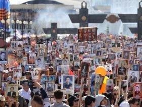 Фото. В Якутске акция «Бессмертный полк» собрала более 50 тысяч человек