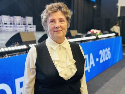 55 лет в медицине: лауреатом премии «Человек труда» стала акушерка из Олекминского района