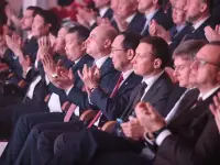 Глава Якутии поздравил мирнинцев с 60-летием района