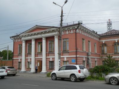 Мемориальное здание - поликлиника