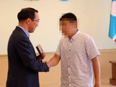 Орден Мужества вручил глава Якутии участнику СВО