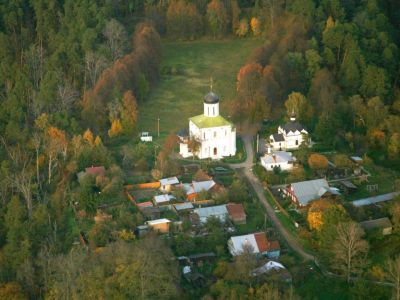 Успенский собор, звонница на городке и земляные валы